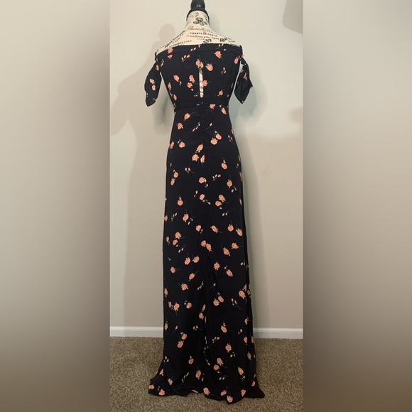 Bardot Maxi Dress in Raining Jasmine FLYNN SKYE
Color:Raining Jasmine Size: S - Picture 2 of 13